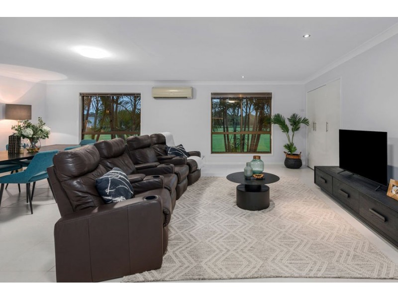 20 Maxwell Place, Wynnum West QLD 4178