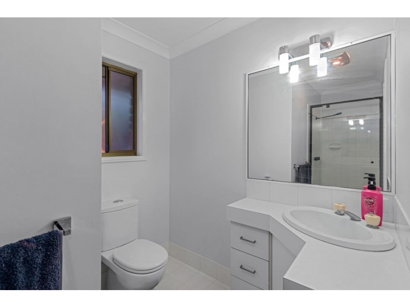 20 Maxwell Place, Wynnum West QLD 4178