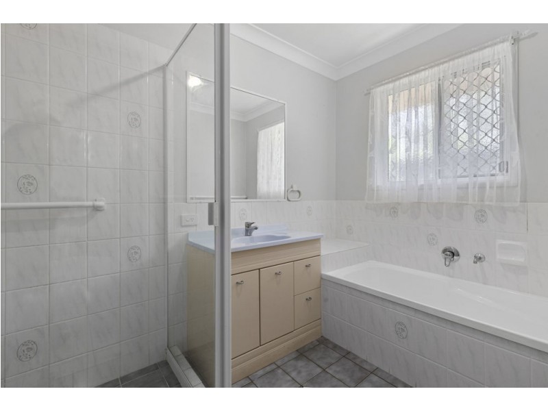 17 Haig Street, Wynnum West QLD 4178