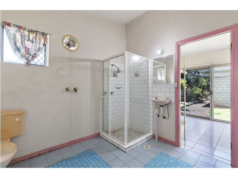 17 Haig Street, Wynnum West QLD 4178
