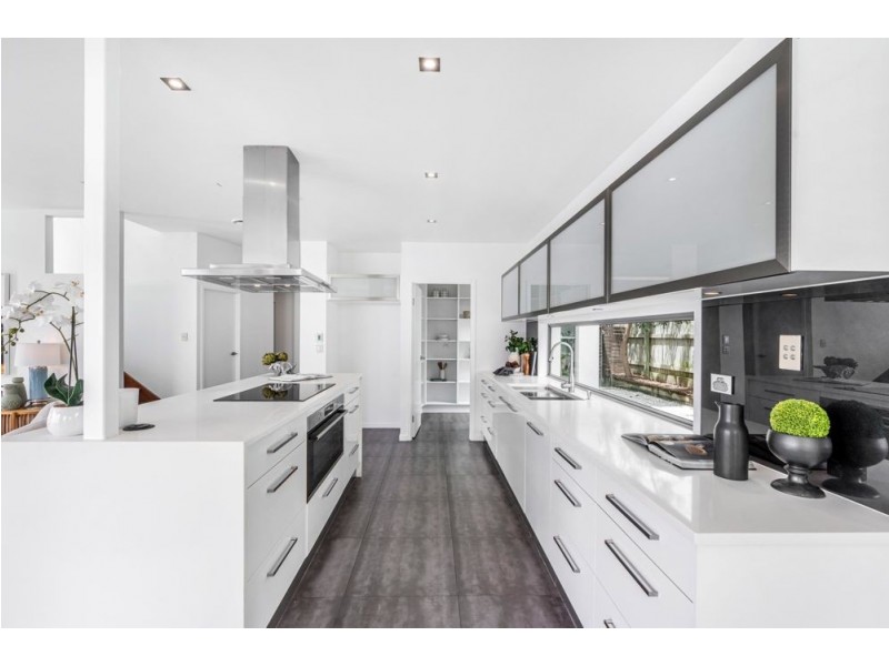 7 Peregian Close, Manly West QLD 4179