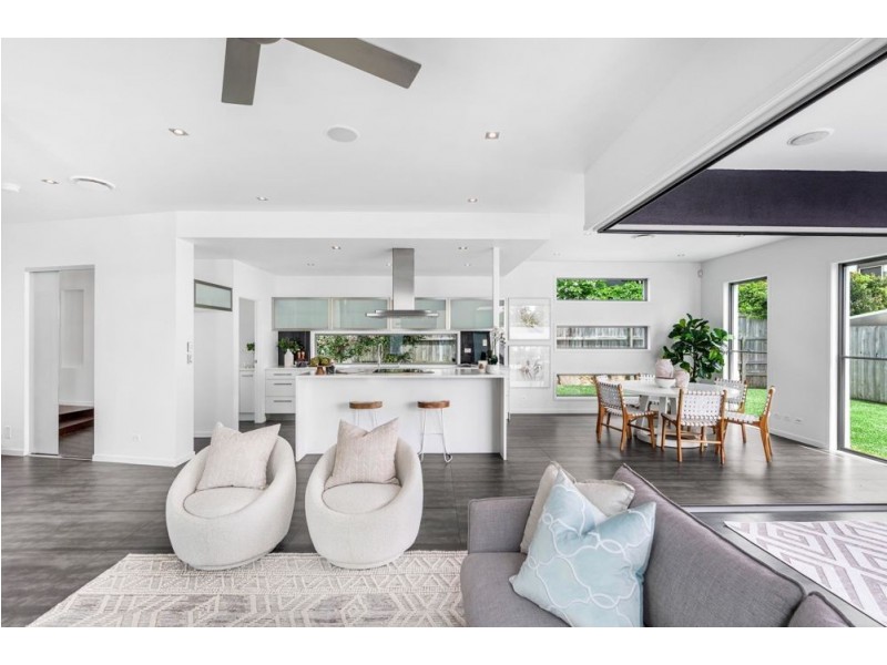 7 Peregian Close, Manly West QLD 4179