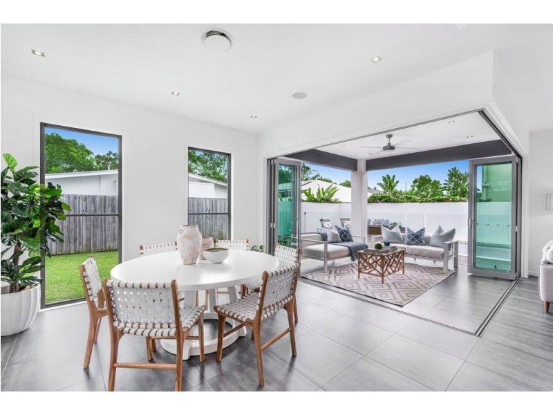 7 Peregian Close, Manly West QLD 4179