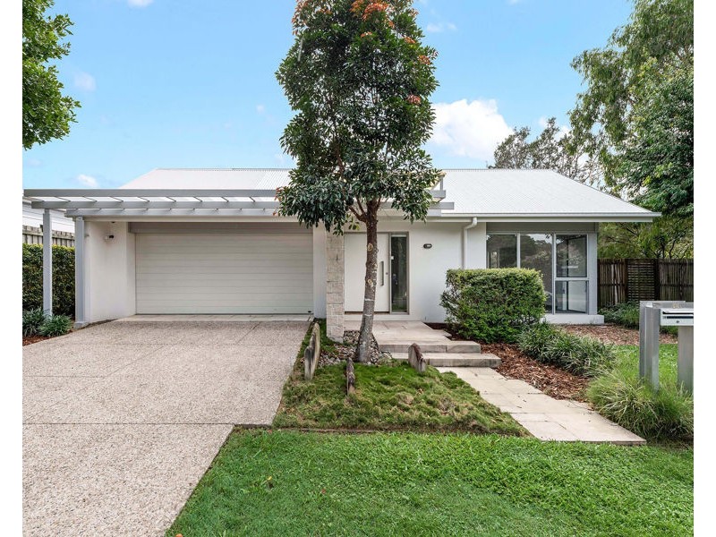 63 Torrens Crescent, Wakerley QLD 4154