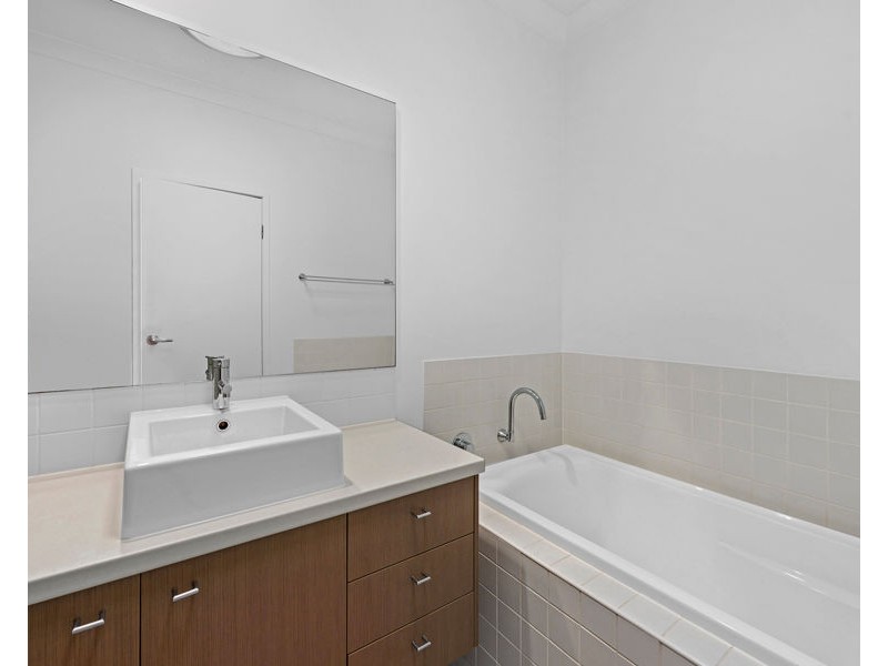 63 Torrens Crescent, Wakerley QLD 4154