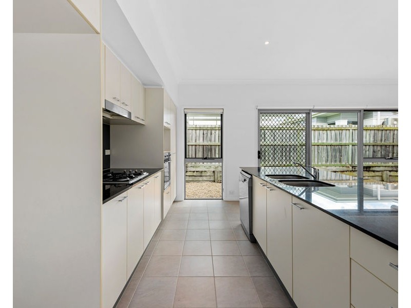 63 Torrens Crescent, Wakerley QLD 4154