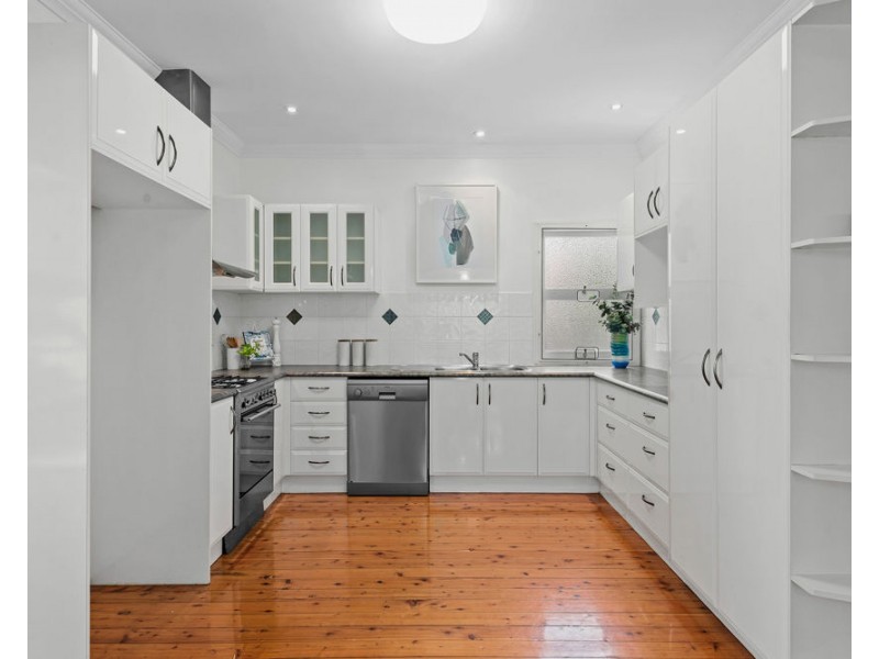 38 Joffre Street, Wynnum QLD 4178