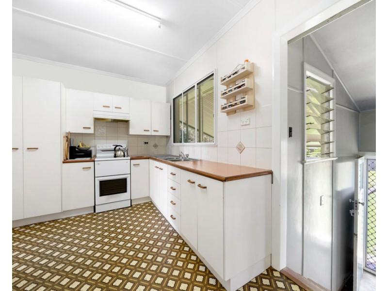 96 Kamarin Street, Manly West QLD 4179