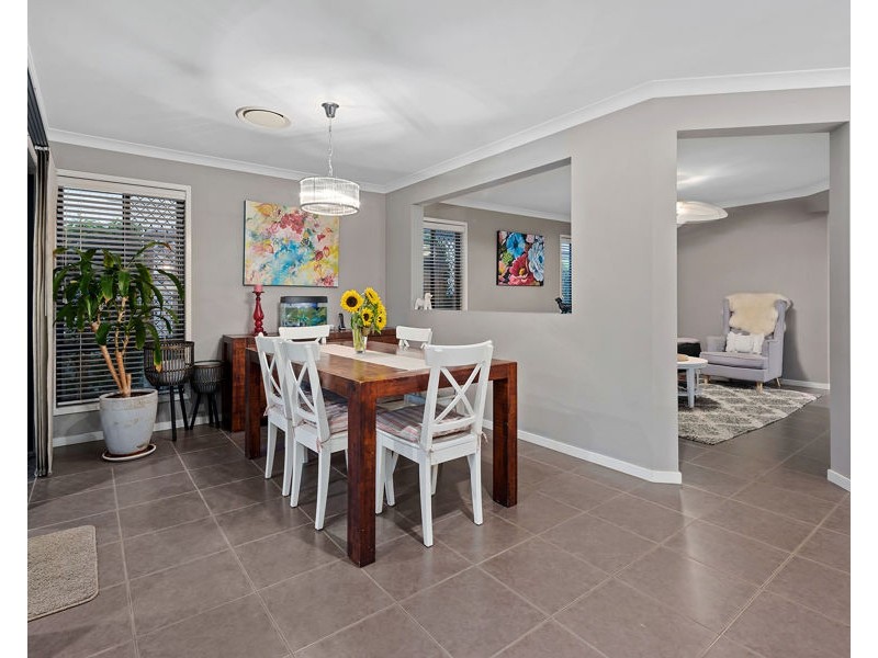 6 Baychester Place, Wakerley QLD 4154