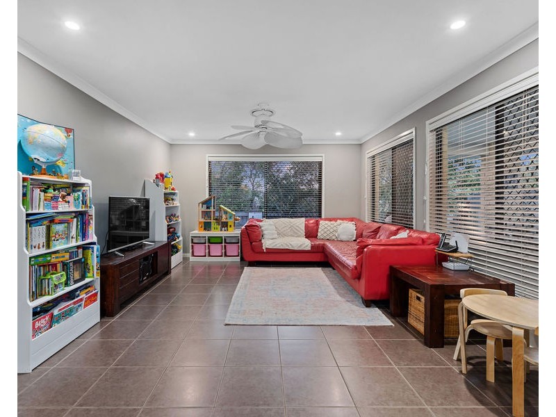 6 Baychester Place, Wakerley QLD 4154
