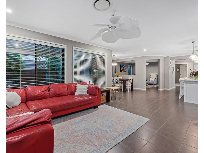 6 Baychester Place, Wakerley QLD 4154