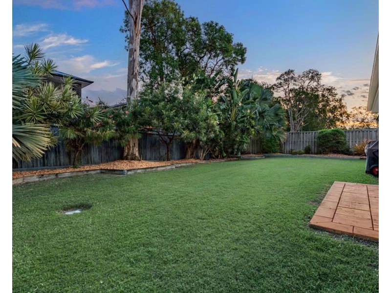 6 Matthews Way, Wakerley QLD 4154