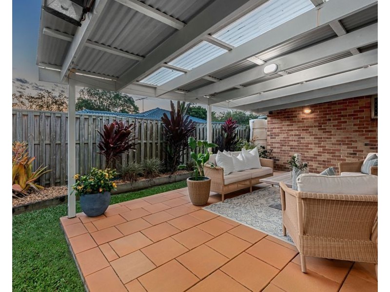 6 Matthews Way, Wakerley QLD 4154