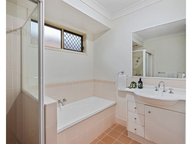 6 Matthews Way, Wakerley QLD 4154