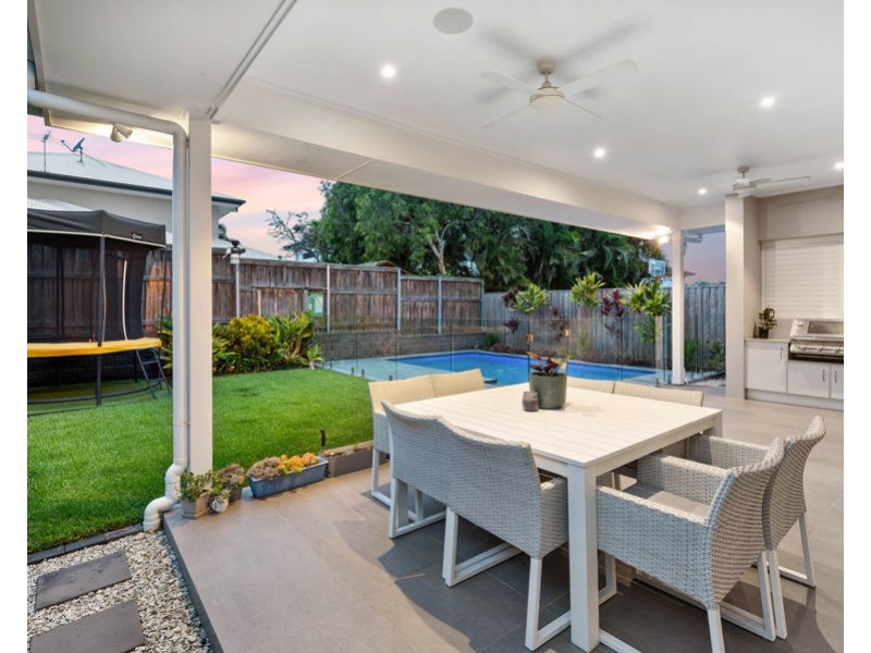 12 Warren Street, Wakerley QLD 4154