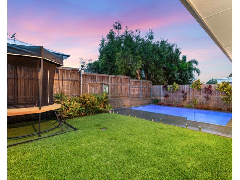 12 Warren Street, Wakerley QLD 4154