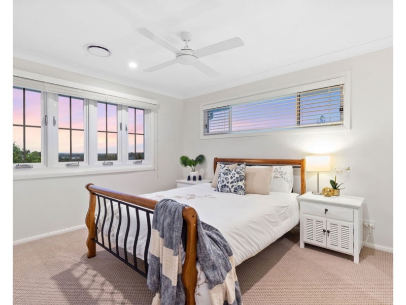 12 Warren Street, Wakerley QLD 4154