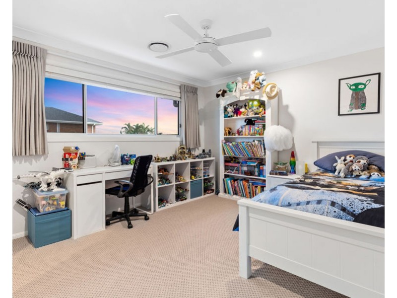 12 Warren Street, Wakerley QLD 4154
