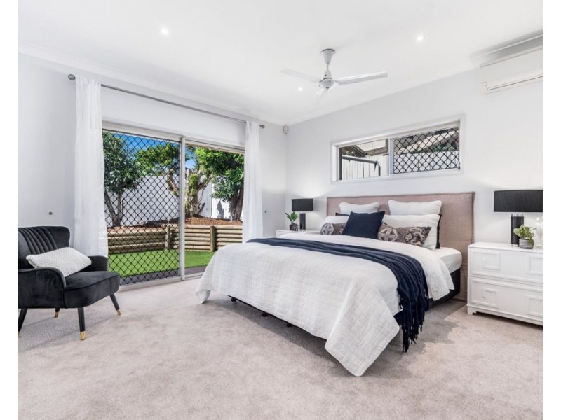 6 Summit Place, Wynnum West QLD 4178