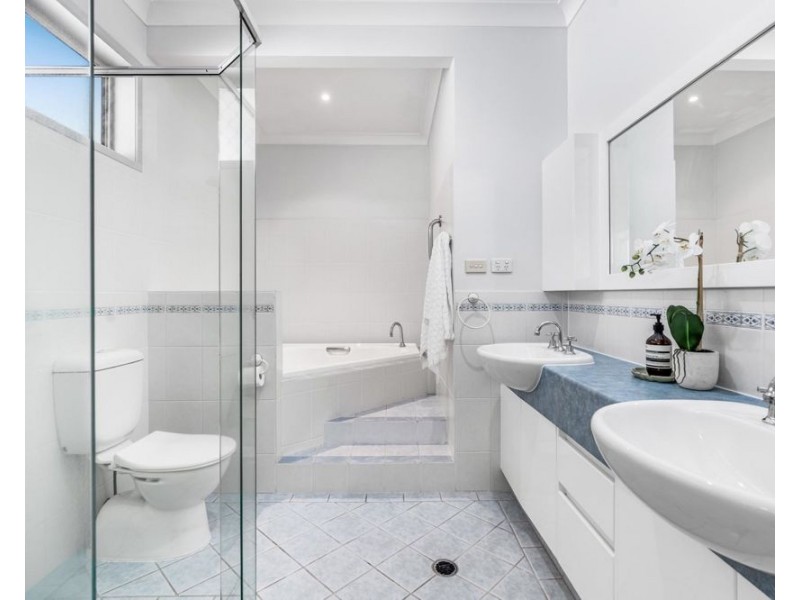 6 Summit Place, Wynnum West QLD 4178