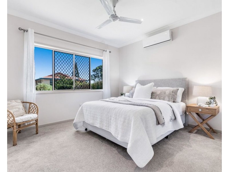 6 Summit Place, Wynnum West QLD 4178