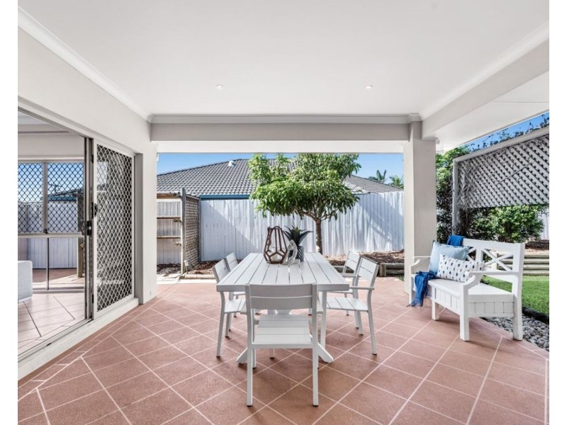 6 Summit Place, Wynnum West QLD 4178