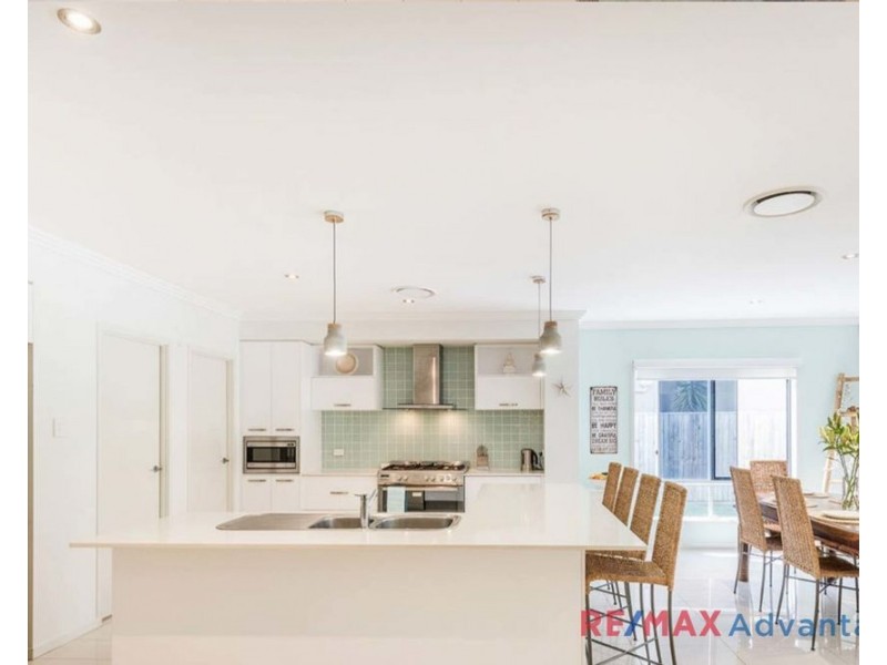17 Brush Box Place, Wakerley QLD 4154