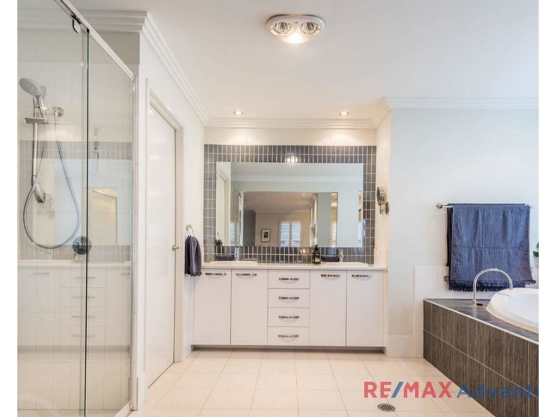 17 Brush Box Place, Wakerley QLD 4154