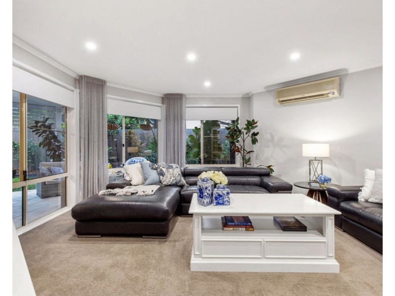 6 Rudkin Street, Wakerley QLD 4154