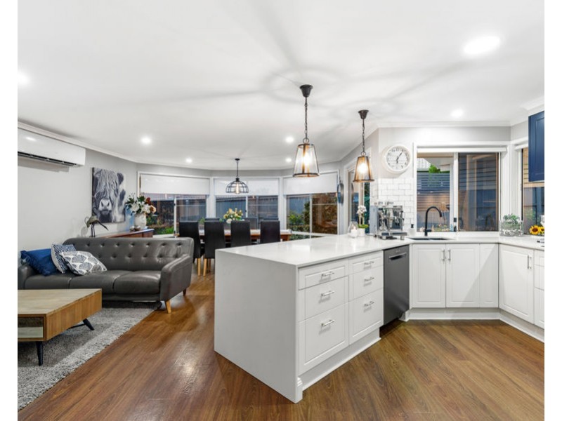 6 Rudkin Street, Wakerley QLD 4154