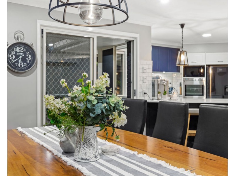 6 Rudkin Street, Wakerley QLD 4154