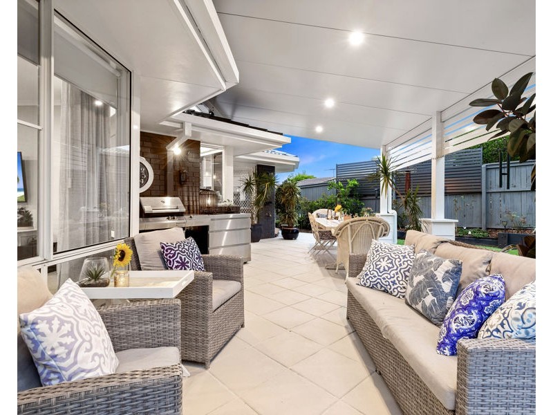 6 Rudkin Street, Wakerley QLD 4154