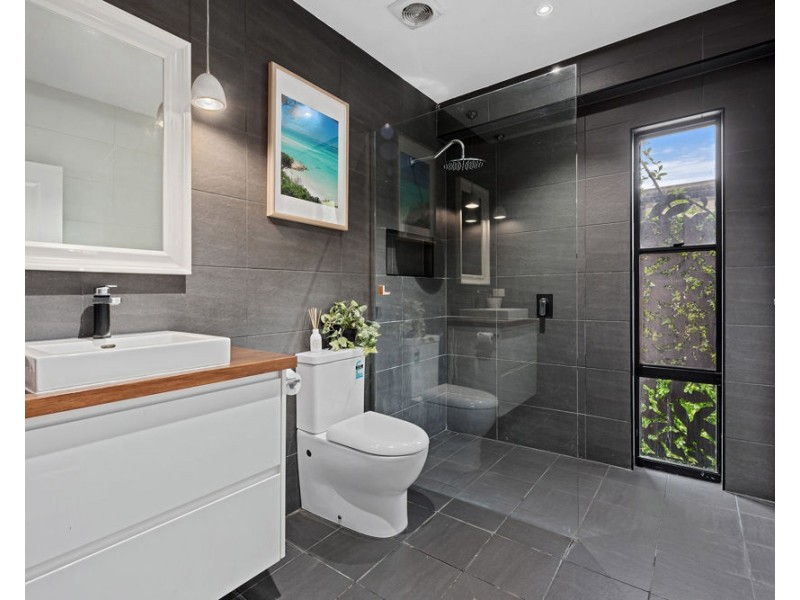 29 Keyes Street, Lota QLD 4179