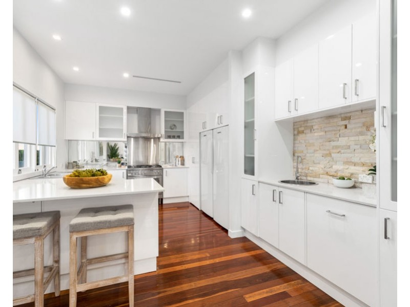 10 Olinda Street, Carina QLD 4152