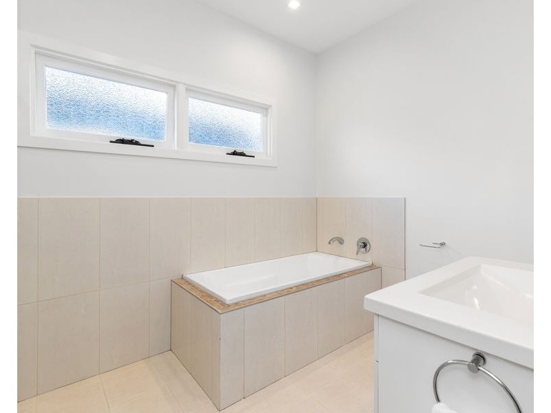 10 Olinda Street, Carina QLD 4152