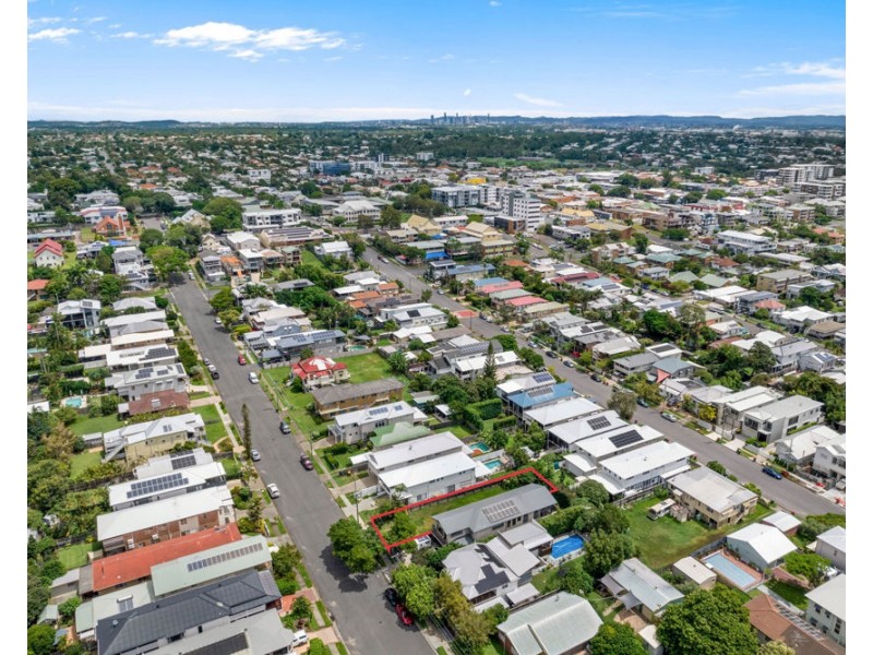 17 Cedar Street, Wynnum QLD 4178