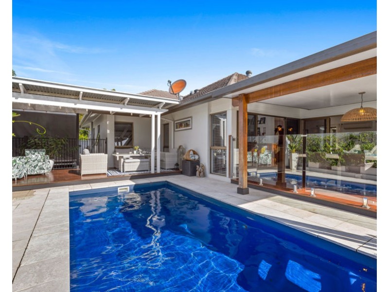 11 Mossvale Drive, Wakerley QLD 4154