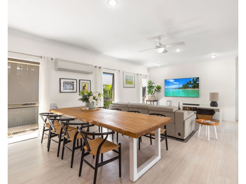 11 Mossvale Drive, Wakerley QLD 4154