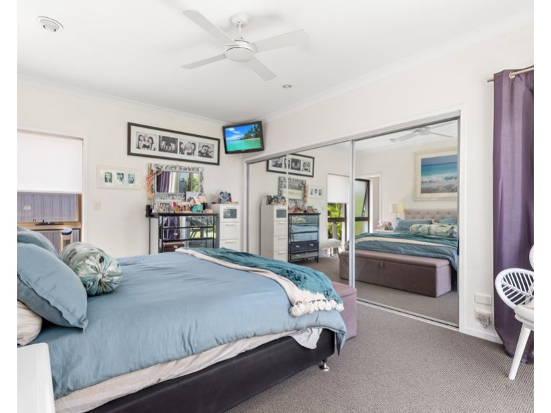 11 Mossvale Drive, Wakerley QLD 4154