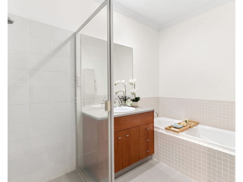 11 Mossvale Drive, Wakerley QLD 4154