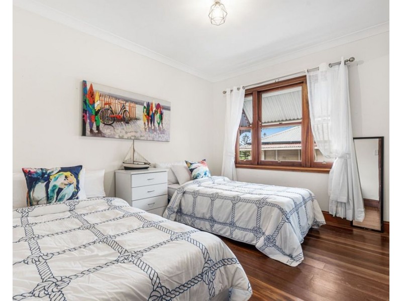 2/409 Esplanade, Manly QLD 4179