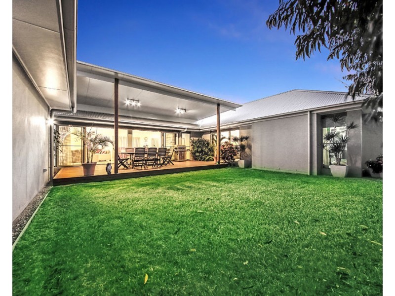 69 Watervale Pde, Wakerley QLD 4154