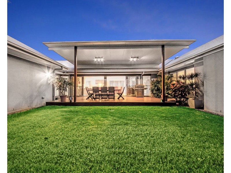 69 Watervale Pde, Wakerley QLD 4154