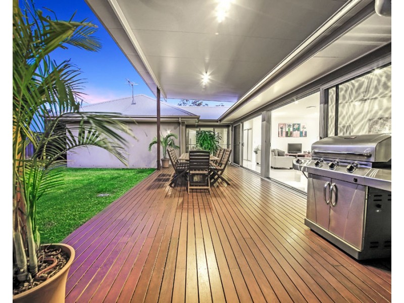 69 Watervale Pde, Wakerley QLD 4154