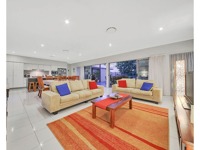 69 Watervale Pde, Wakerley QLD 4154