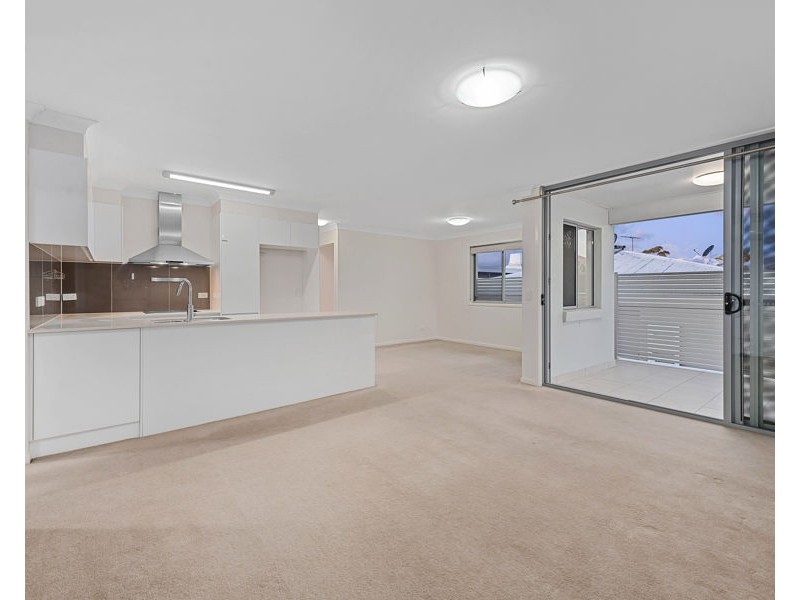 4/54 Yamboyna Street, Manly QLD 4179