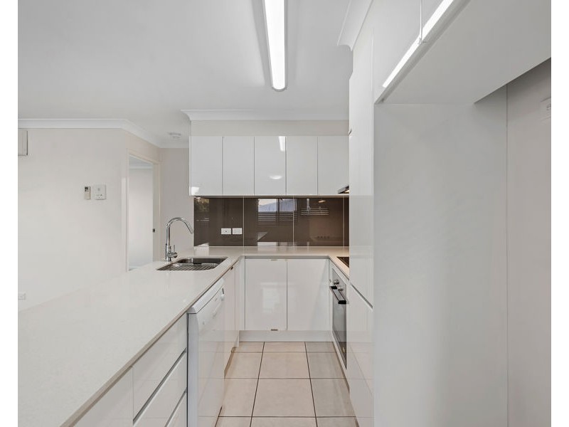 4/54 Yamboyna Street, Manly QLD 4179
