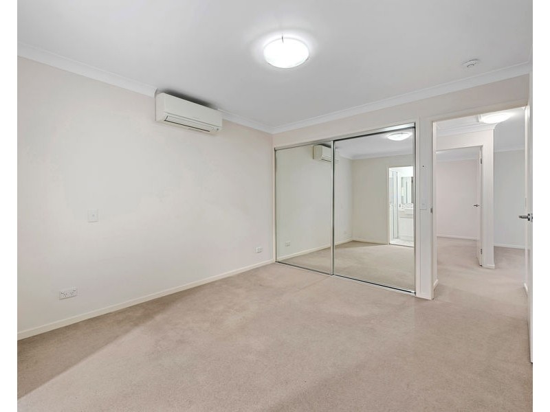 4/54 Yamboyna Street, Manly QLD 4179