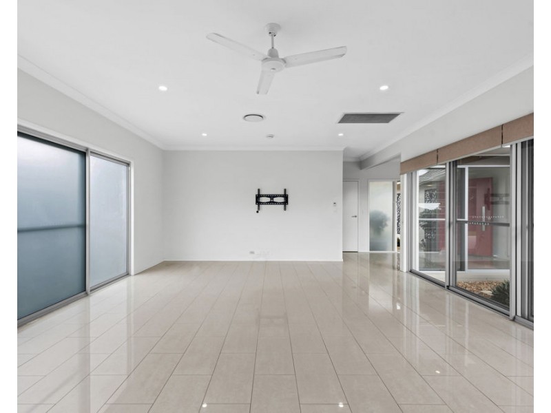 29 Brook Street, Wakerley QLD 4154