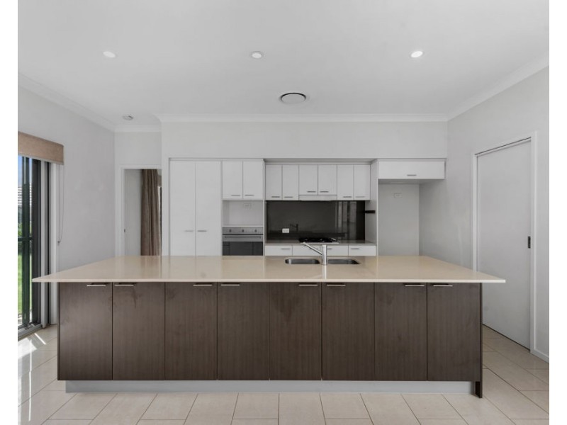29 Brook Street, Wakerley QLD 4154